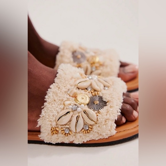Free People Shell Sandals Shipwreck Surf Slides Boho Cowrie Beaded Size 11 - Picture 7 of 13